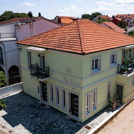 Villa Tamara Biograd Na Moru Exteriör bild